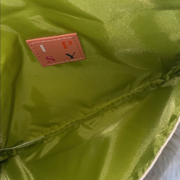 4 Ipsy bags - Picture 11 of 11